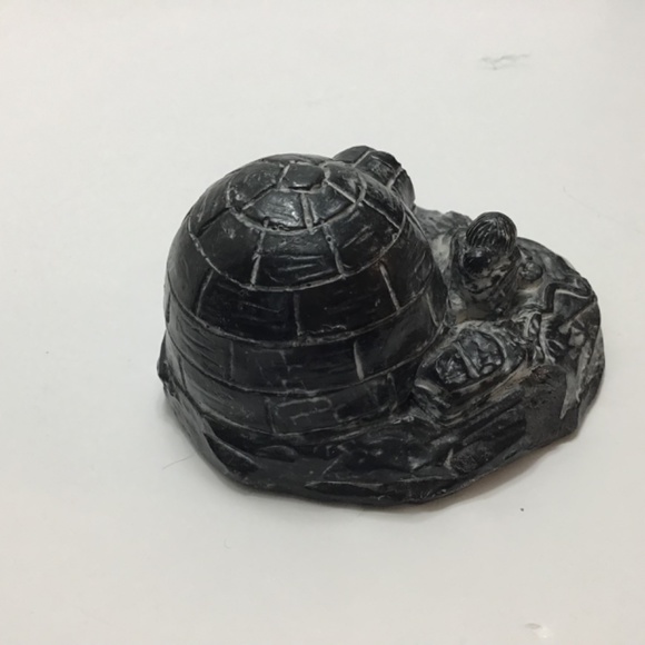 Vtg Inuit Igloo A Wolf Original Black Soapstone Sculpture Made in Canada - Picture 5 of 6